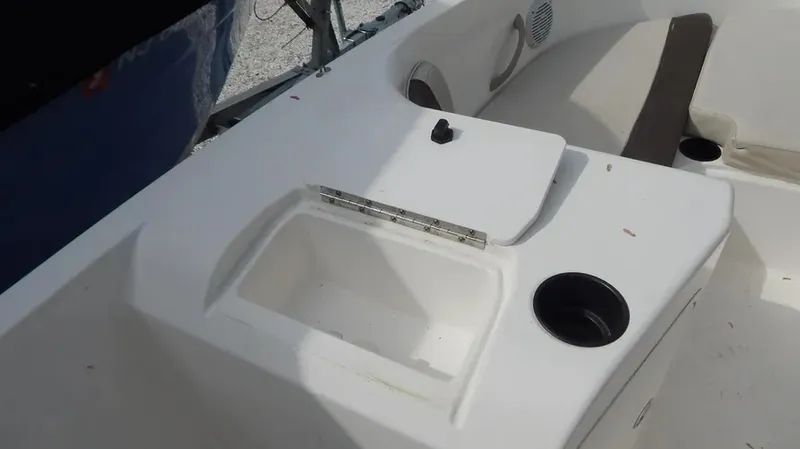 Slide: The Image of Bayliner Element E21 2021 - 23