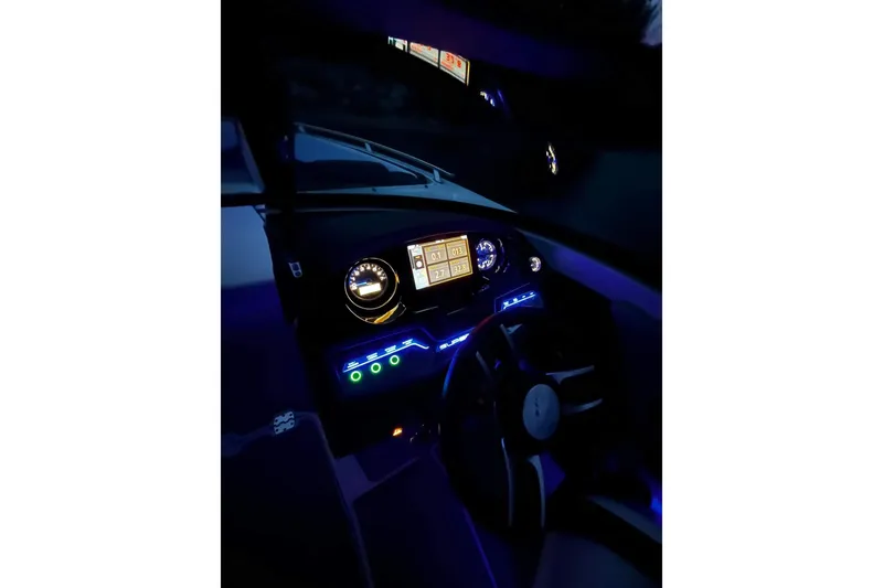 Slide: The Image of Monterey 238SS Super Sport 2022 - 21
