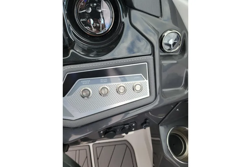 Slide: The Image of Monterey 238SS Super Sport 2022 - 3