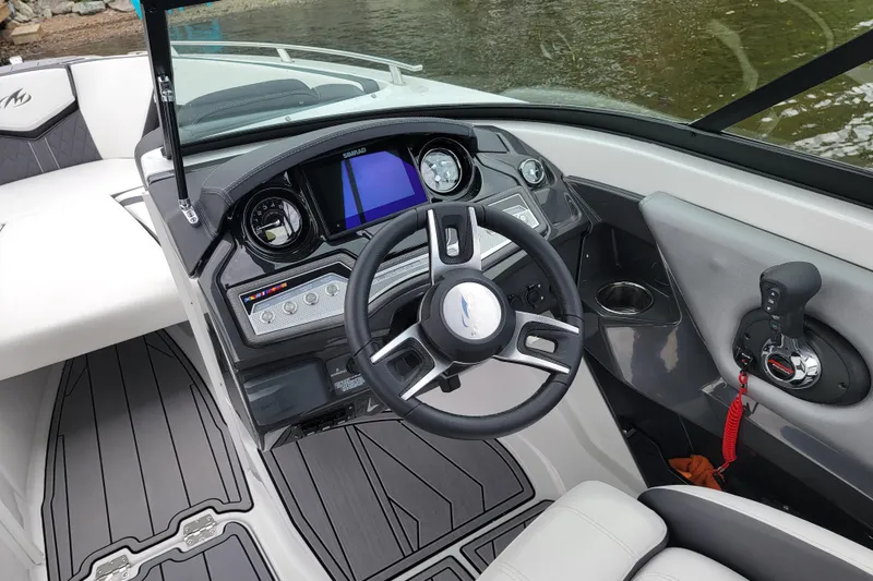 Slide: The Image of Monterey 238SS Super Sport 2022 - 6