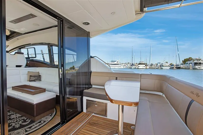 Slide: The Image of Sea Ray Sundancer 400 2017 - 15