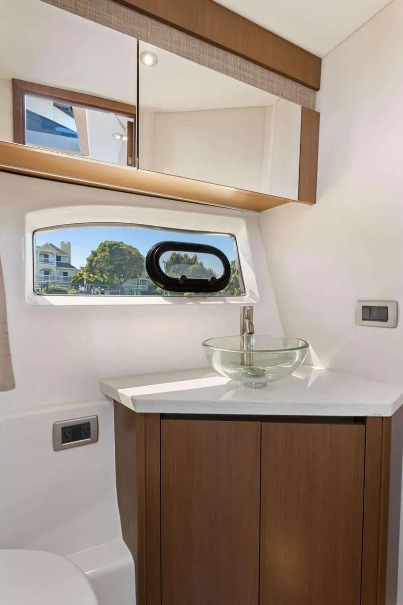 Slide: The Image of Sea Ray Sundancer 400 2017 - 54