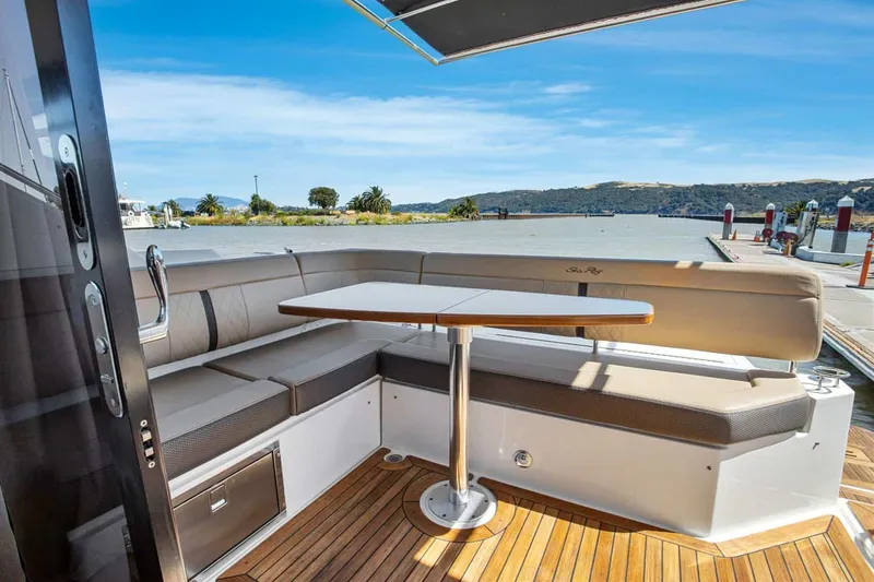 Slide: The Image of Sea Ray Sundancer 400 2017 - 44