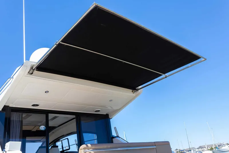 Slide: The Image of Sea Ray Sundancer 400 2017 - 12