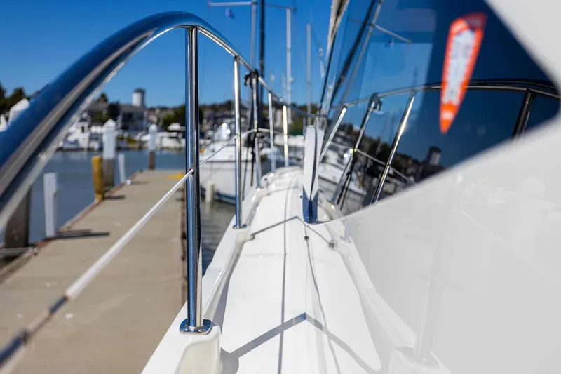 Slide: The Image of Sea Ray Sundancer 400 2017 - 22