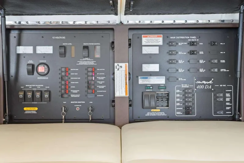 Slide: The Image of Sea Ray Sundancer 400 2017 - 71