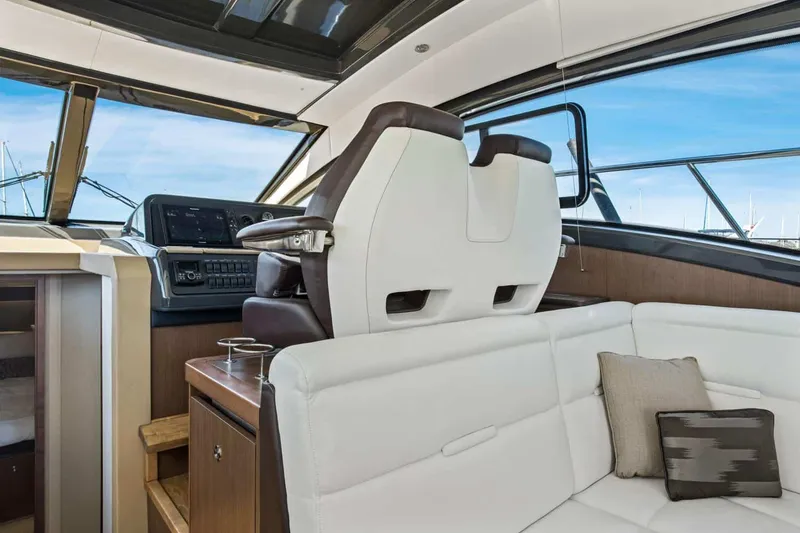Slide: The Image of Sea Ray Sundancer 400 2017 - 30
