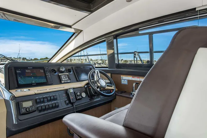Slide: The Image of Sea Ray Sundancer 400 2017 - 31