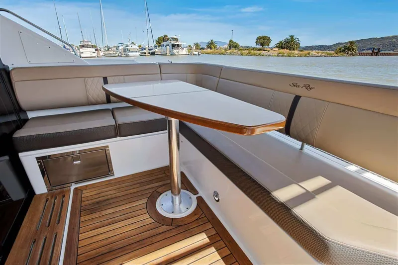 Slide: The Image of Sea Ray Sundancer 400 2017 - 17