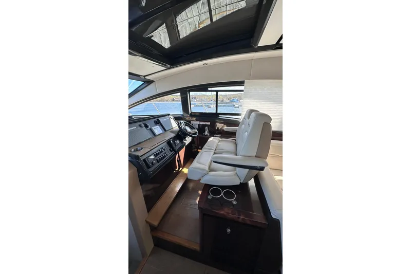 Slide: The Image of Sea Ray Sundancer 400 2016 - 22