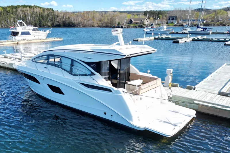 Slide: The Image of Sea Ray Sundancer 400 2016 - 4
