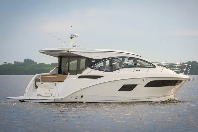Slide: The Image of Sea Ray Sundancer 400 2016 - 42