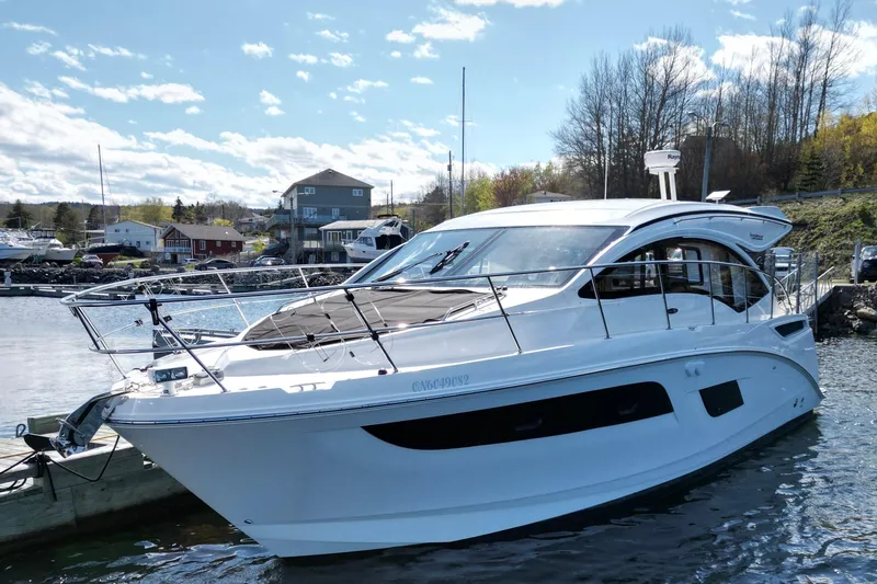 Slide: The Image of Sea Ray Sundancer 400 2016 - 6