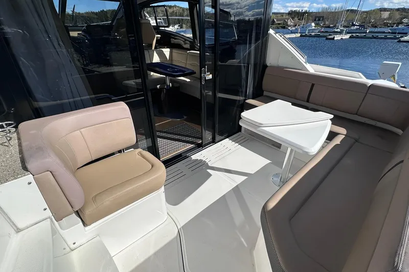 Slide: The Image of Sea Ray Sundancer 400 2016 - 15