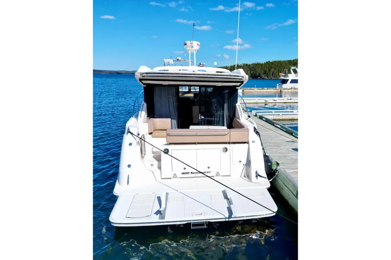 Slide: The Image of Sea Ray Sundancer 400 2016 - 8