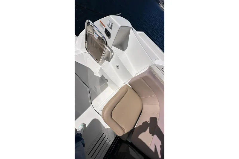Slide: The Image of Sea Ray Sundancer 400 2016 - 16