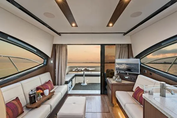 Slide: The Image of Sea Ray Sundancer 400 2016 - 45