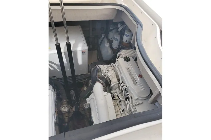 Slide: The Image of Sea Ray Sundancer 400 2016 - 34