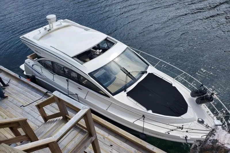 Slide: The Image of Sea Ray Sundancer 400 2016 - 13
