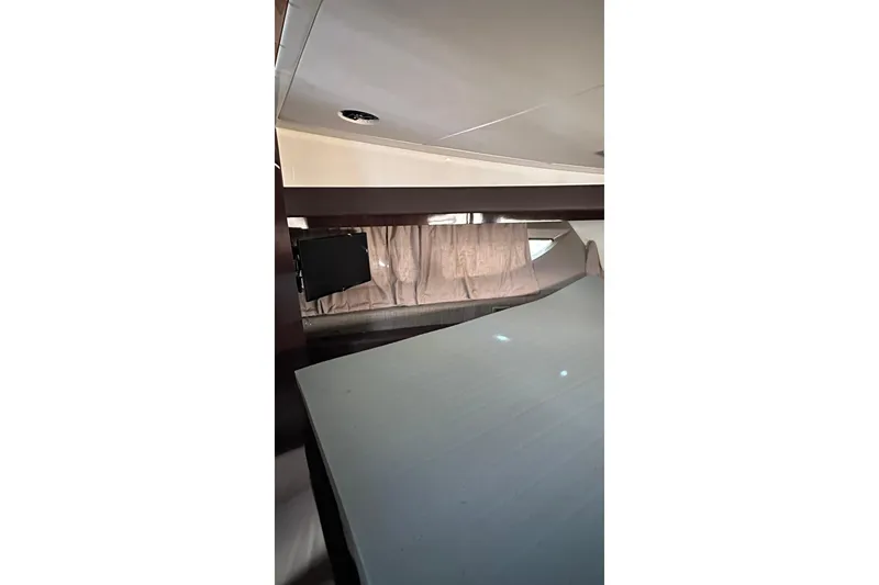 Slide: The Image of Sea Ray Sundancer 400 2016 - 29