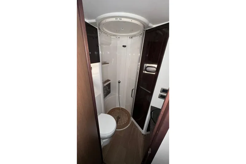 Slide: The Image of Sea Ray Sundancer 400 2016 - 30