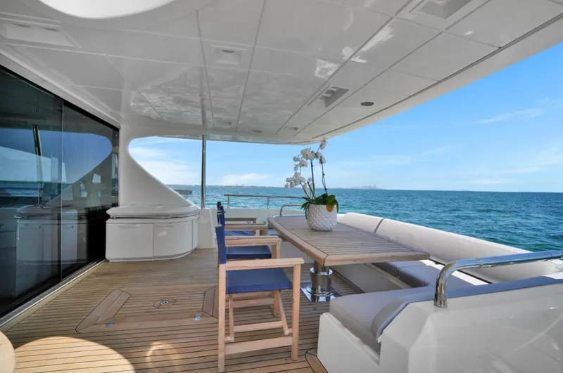 Slide: The Image of AZIMUT YACHTS 2009 - 15