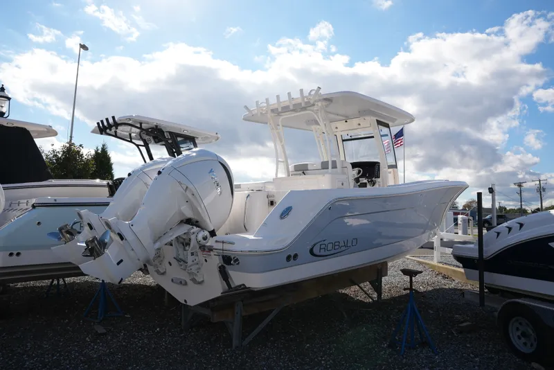 The Image of Robalo R302 2025 - 0