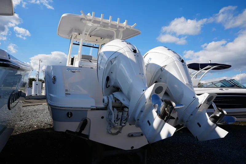 Slide: The Image of Robalo R302 2025 - 3