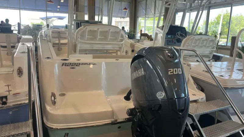 Slide: The Image of Robalo R222EX 2025 - 2