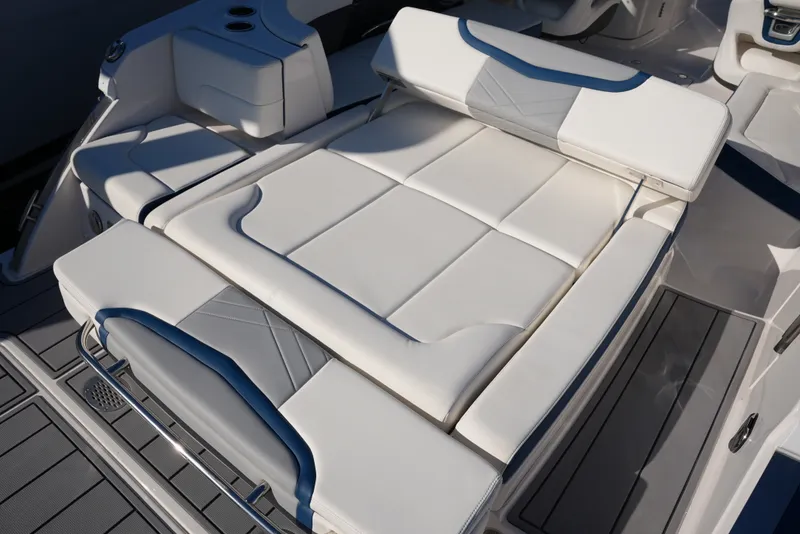 Slide: The Image of Chaparral 287SSX 2023 - 5