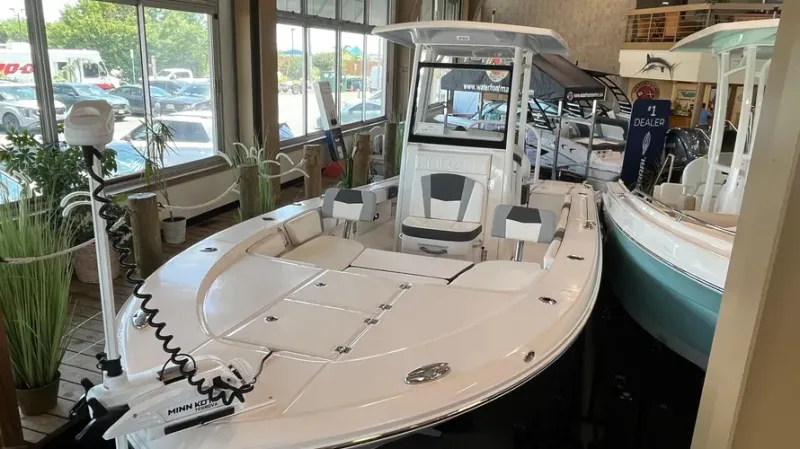 The Image of Robalo R246 2024 - 0