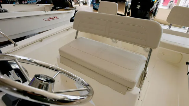 Slide: The Image of Boston Whaler 170 Montauk 2026 - 18