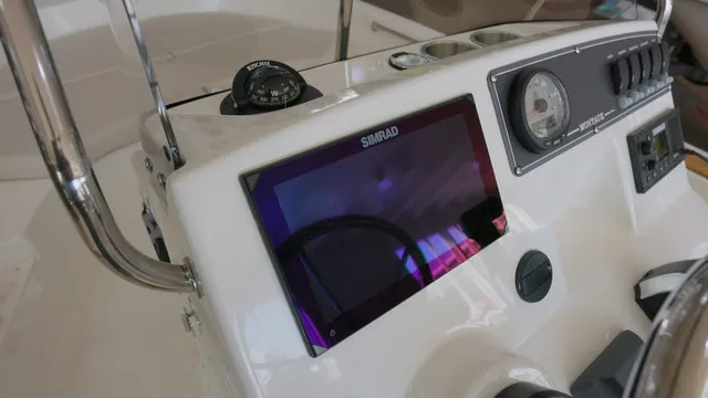 Slide: The Image of Boston Whaler 170 Montauk 2026 - 12