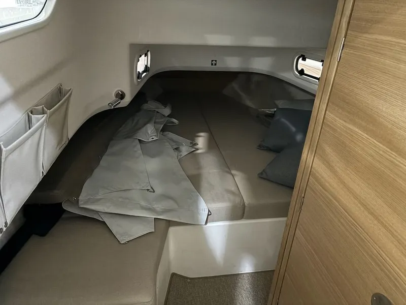 Slide: The Image of Nimbus Commuter C9 2025 - 8