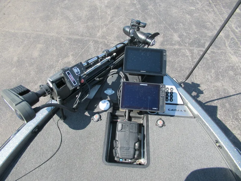 Slide: The Image of Caymas CX 21 PRO 2021 - 3