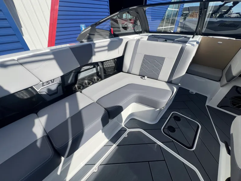Slide: The Image of Malibu 23 LSV 2026 - 14