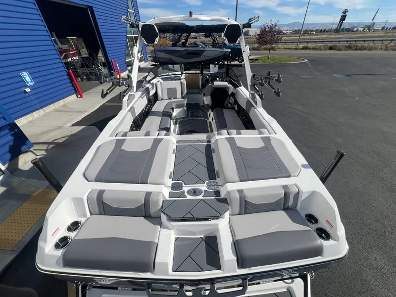 Slide: The Image of Malibu 23 LSV 2026 - 9