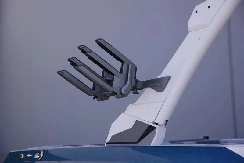 Slide: The Image of Malibu 24 MXZ 2026 - 11