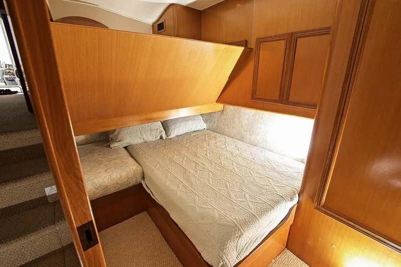 Slide: The Image of Cavileer 48 Convertible 2004 - 22