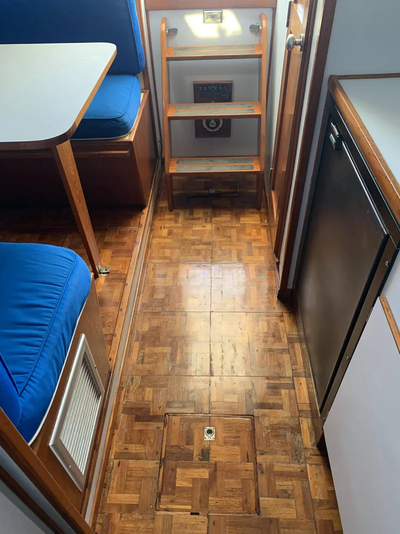 Slide: The Image of Atlantic Sportfish Express 34 1990 - 30