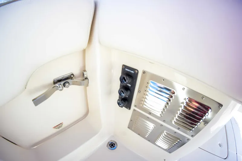 Slide: The Image of Grady-White 376 Canyon 2016 - 20