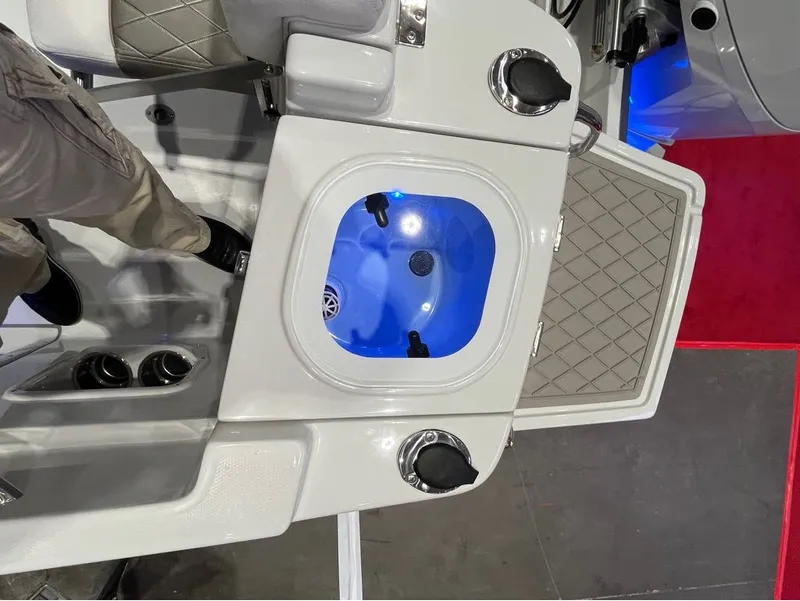 Slide: The Image of Finseeker 220 Center Console 2024 - 7