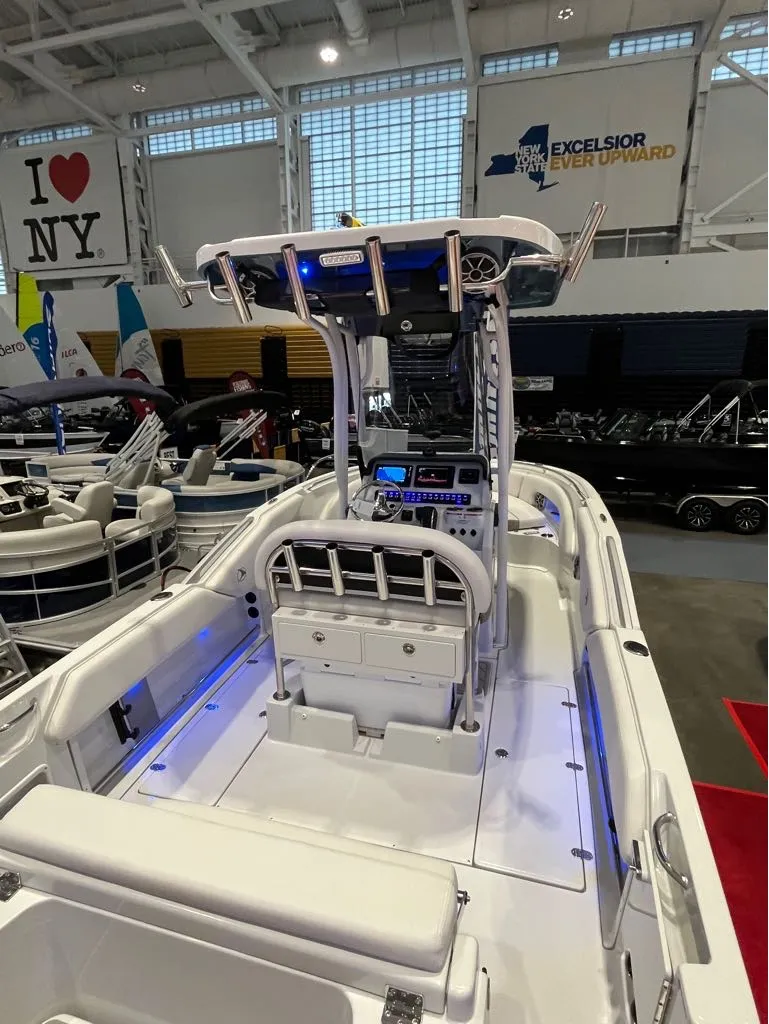 Slide: The Image of Finseeker 220 Center Console 2024 - 19