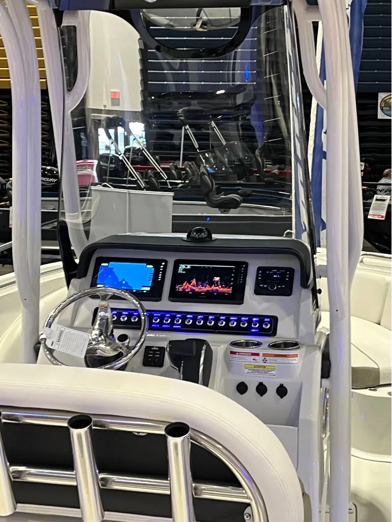 Slide: The Image of Finseeker 220 Center Console 2024 - 3