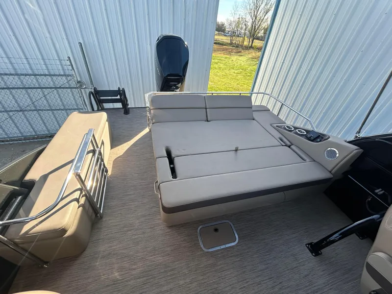 Slide: The Image of Bennington 28 QXSBW 2023 - 9