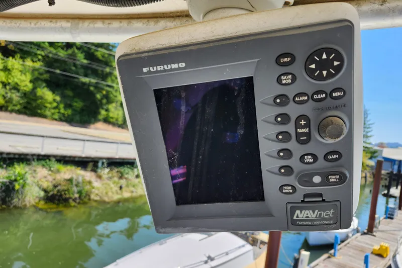 Slide: The Image of Albemarle 320 Express Fisherman 2004 - 3