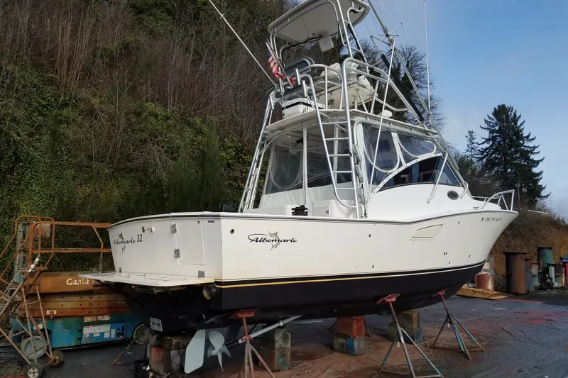 Slide: The Image of Albemarle 320 Express Fisherman 2004 - 37