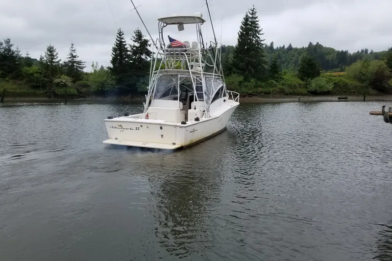 Slide: The Image of Albemarle 320 Express Fisherman 2004 - 32