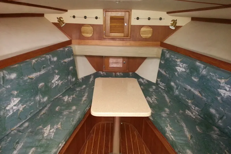 Slide: The Image of Albemarle 320 Express Fisherman 2004 - 11