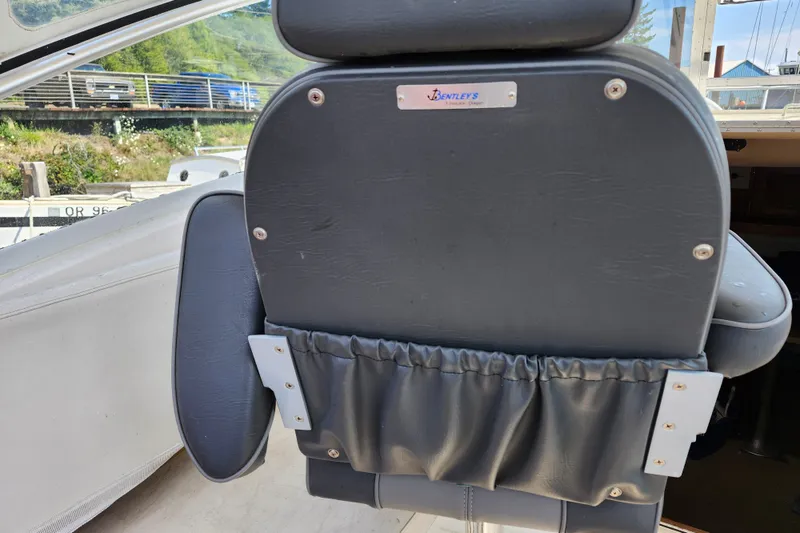 Slide: The Image of Albemarle 320 Express Fisherman 2004 - 26